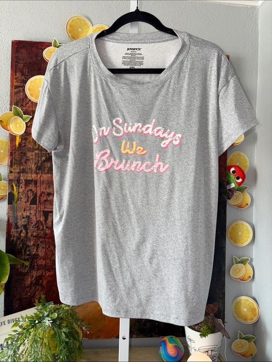 Joyspun Tops - Gray 'On Sundays We Brunch' Graphic Tee Size M